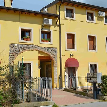 Apartamento Casa Vacanze Raggio Di Sole Valeggio sul Mincio Exterior foto